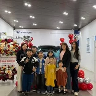 Hình ảnh hoạt động tư vấn xe tại Hòa Bình
